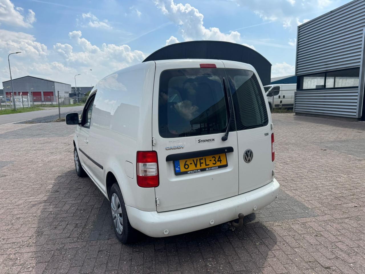 Vw caddy bj 2009 2450 euro