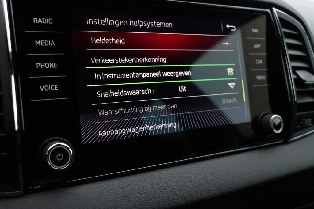 Skoda Karoq 1.5 tsi act style 150pk dsg7 | stoel voor+ achter verwarming | 