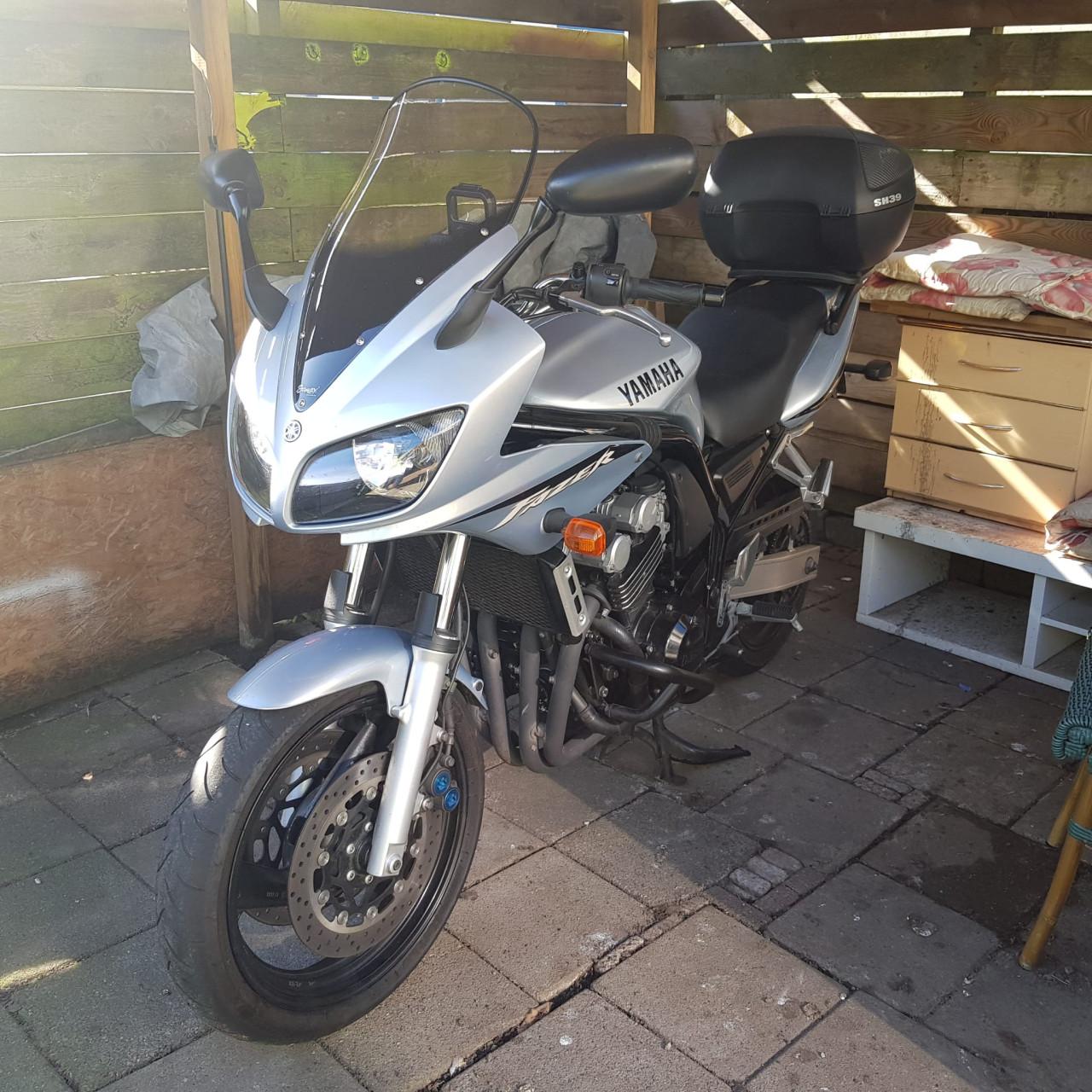 YAMAHA FZS600 FAZER -Goed onderhouden uit 2002 - prachtig & uniek exemplaar