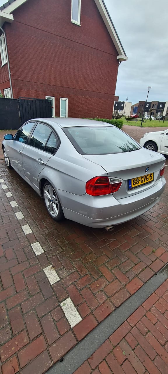 BMW 318I Exclusive Sedan