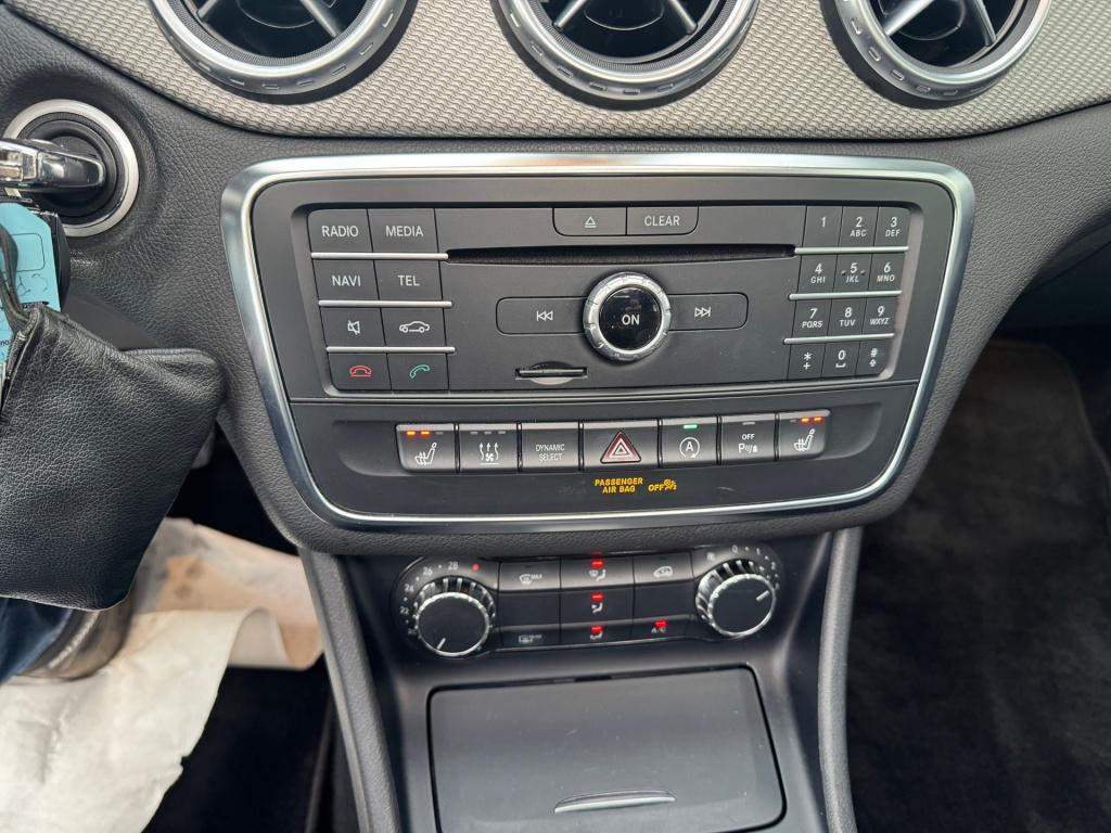 Mercedes-Benz Gla-klasse 180 ambition style automaat , afneembare trekhaak 