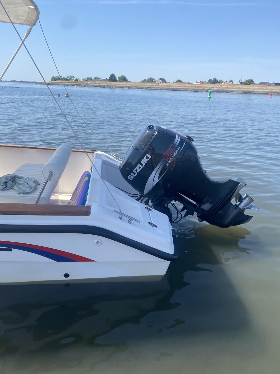 Elan 495 boot met 60pk Suzuki 4 takt en trailer