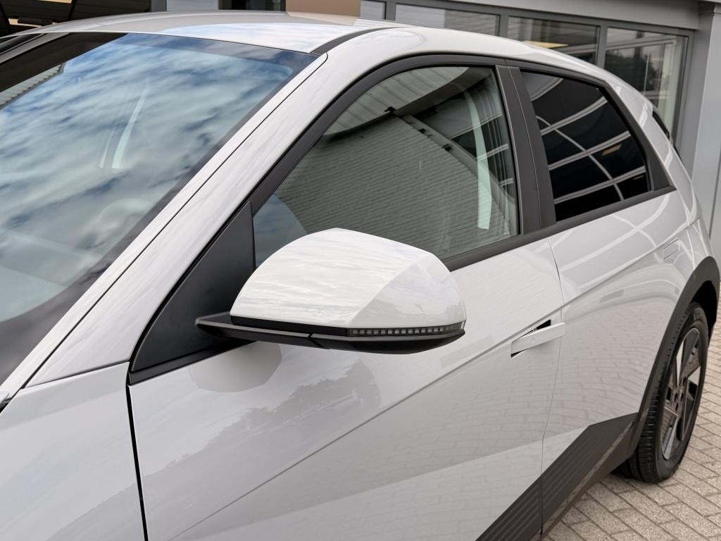 Hyundai Ioniq 5 long range pure edition 84 kwh | direct leverbaar | leder/s
