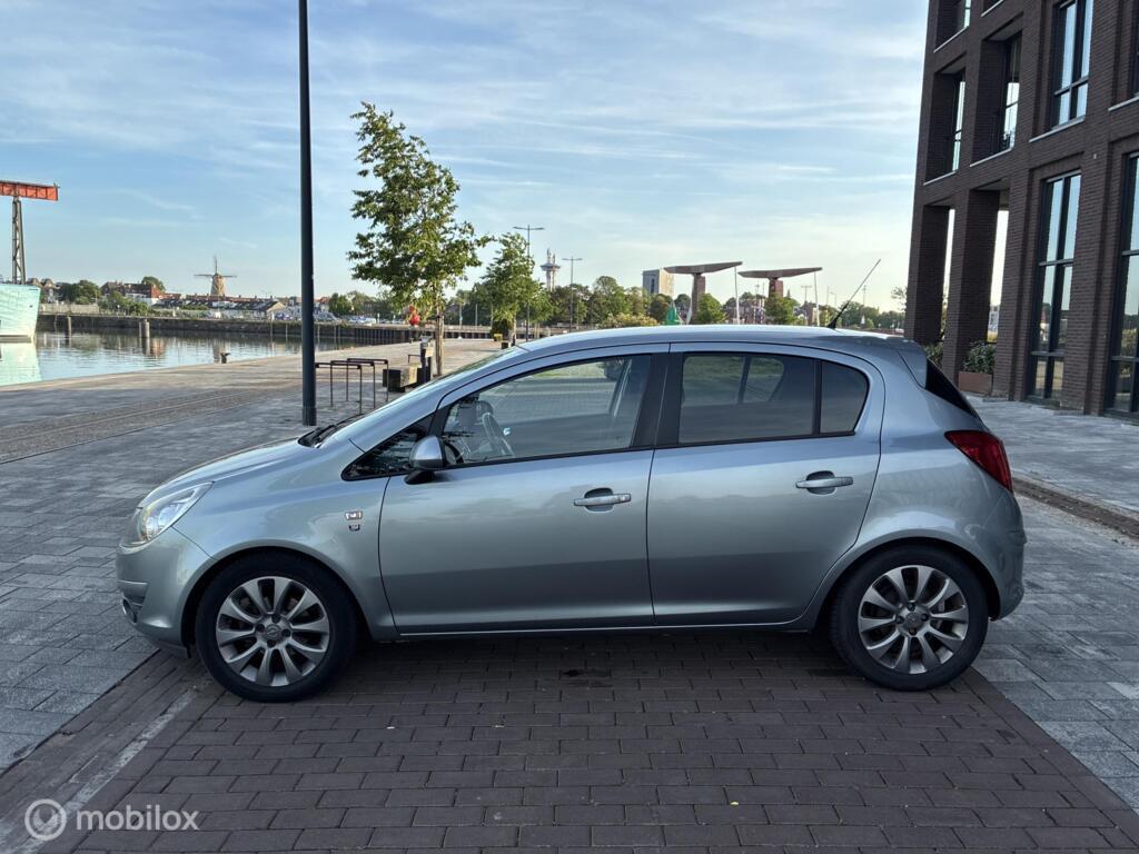 Opel Corsa 1.4-16V 111 Edition Airco Carplay km121.618 Nap 5Deurs BJ2010