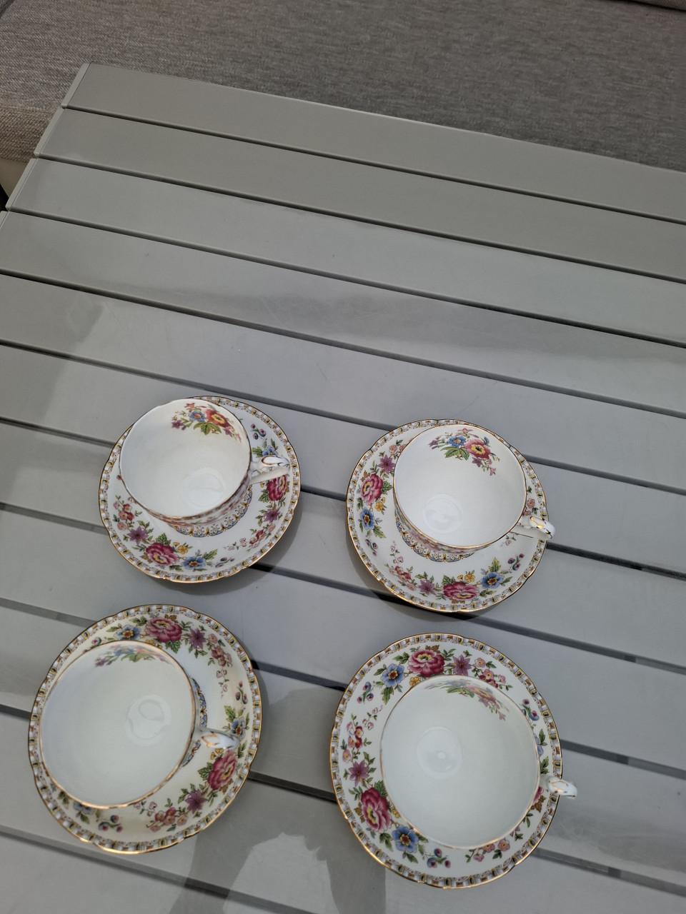 Antieke ABJ Grafton Bone China England MALVERN kop en schotel 4x4 setje