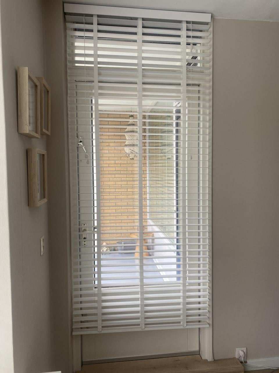 Te koop witte jaloezie