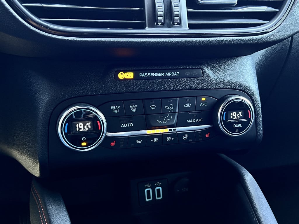Ford Kuga 2.5 phev st-line x | camera | trekhaak | stoel/ stuur verwarming 