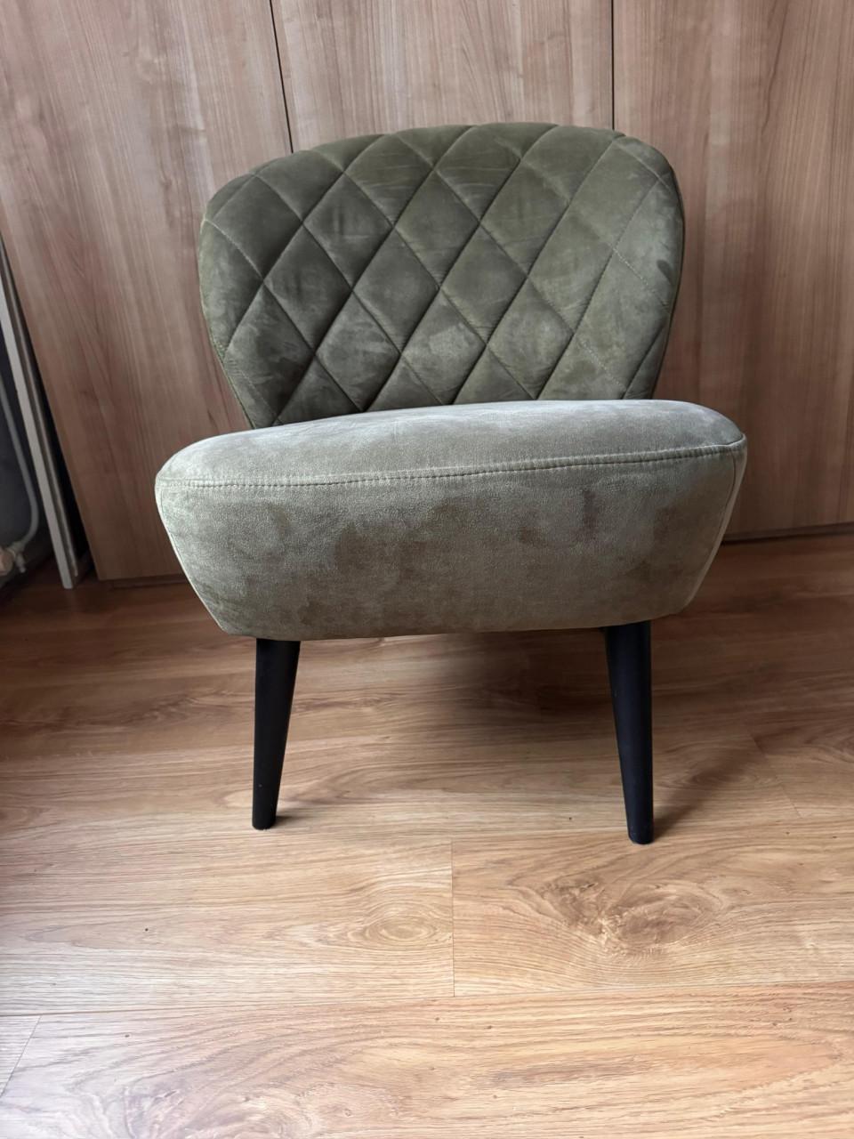 Velvet stoeltje, zacht groen , houten pootjes