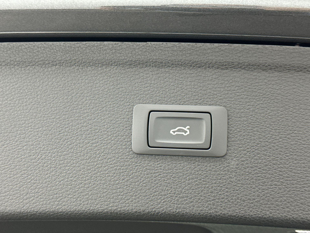 Audi Q5 s edition competition 50 tfsi e 220 kw / 299 pk su