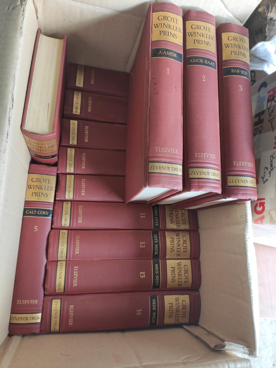 Winkler Prins Encyclopedie.