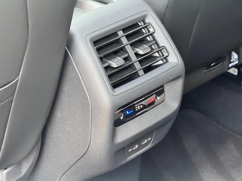 Volkswagen Tiguan 1.5 ehybrid elegance 204pk | panoramadak | trekhaak | 20"