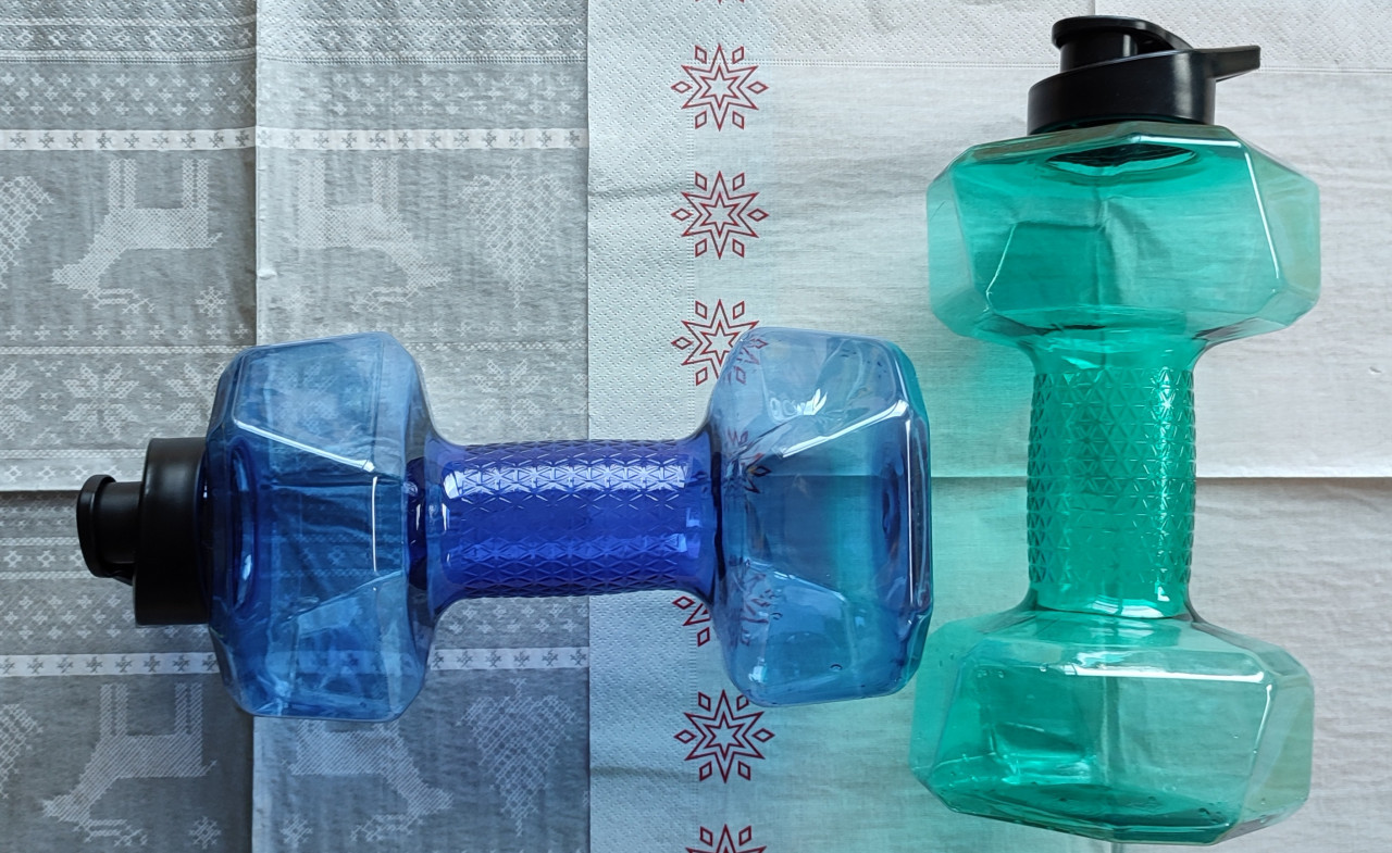 2 x 1500 ml halter reishalters Water dumbbell sportfles - 2 st. voor €4