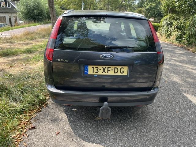 Ford Focus wagon 1.6-16v futura
