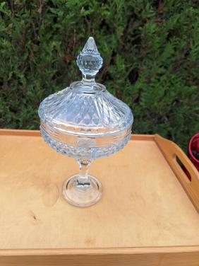 Mooie glazen bonboniere