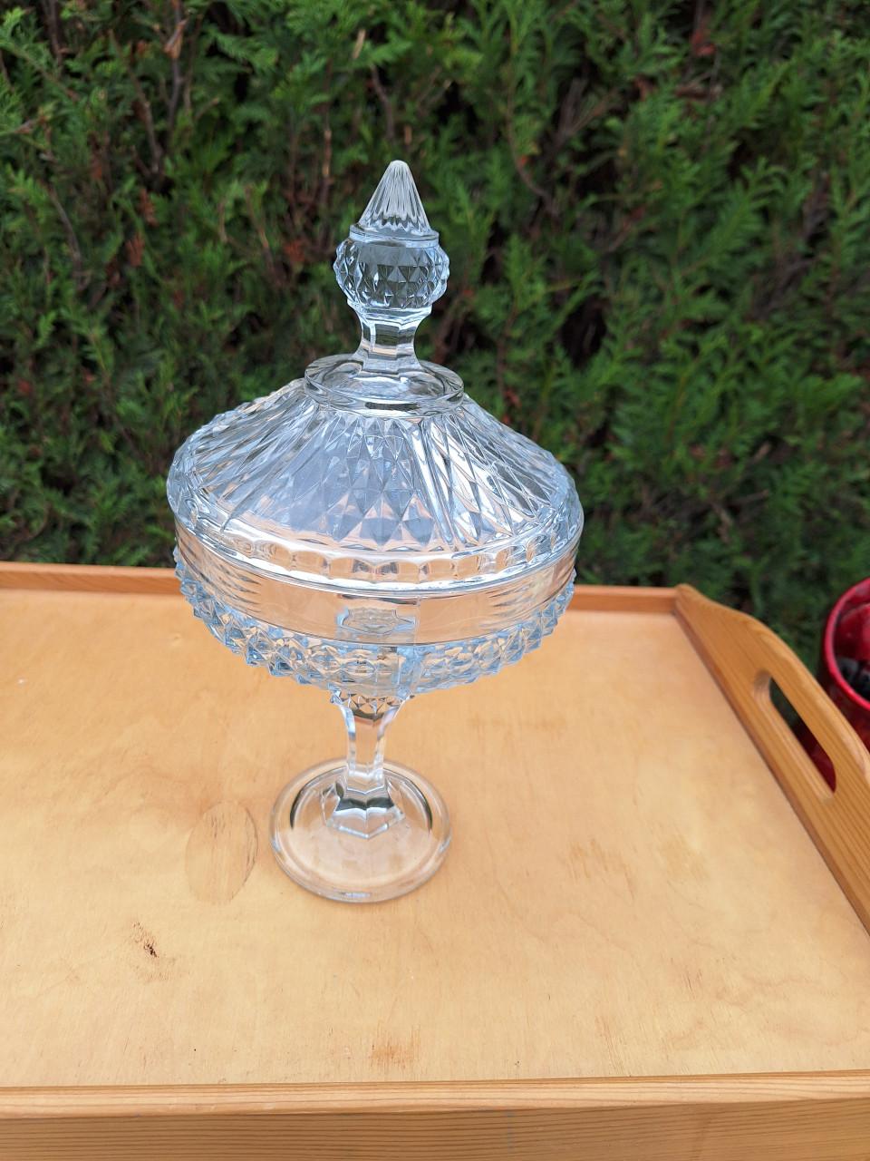 Mooie glazen bonboniere