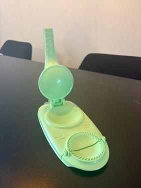Dumpling maker