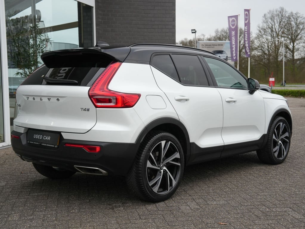 Volvo XC40 t4 190pk r-design| panodak| 360camera| 20''inch| navi| 2 zone cl