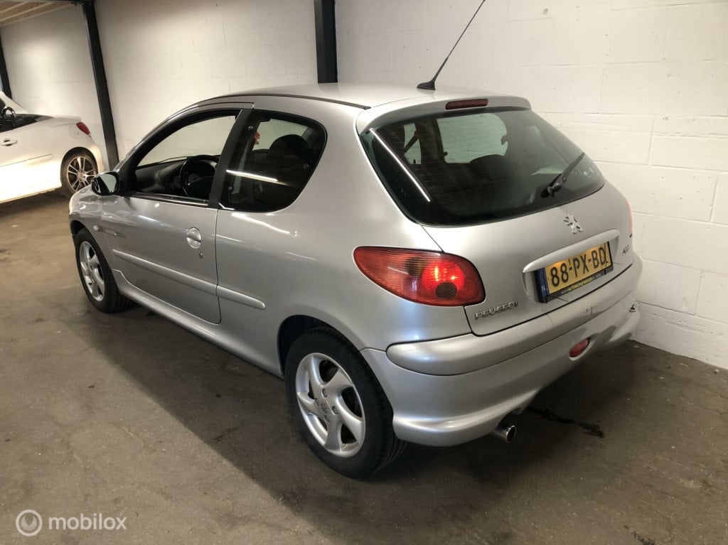Peugeot 206 1.4-16v quiksilver