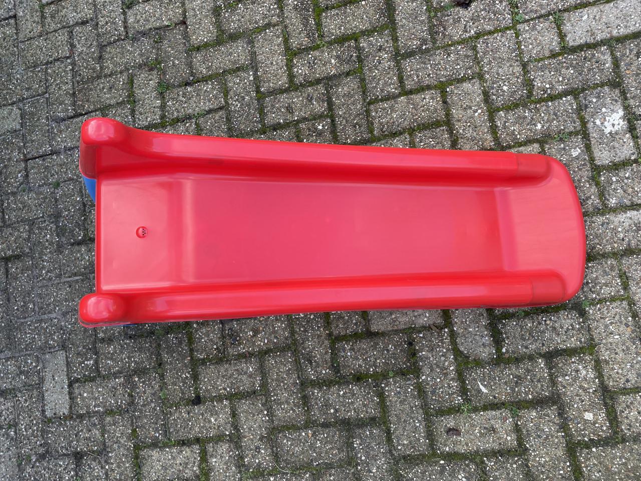 Leuke kleine glijbaan Paradiso Toys