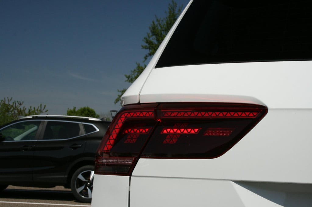 Volkswagen Tiguan 1.4 tsi r-line / connected series