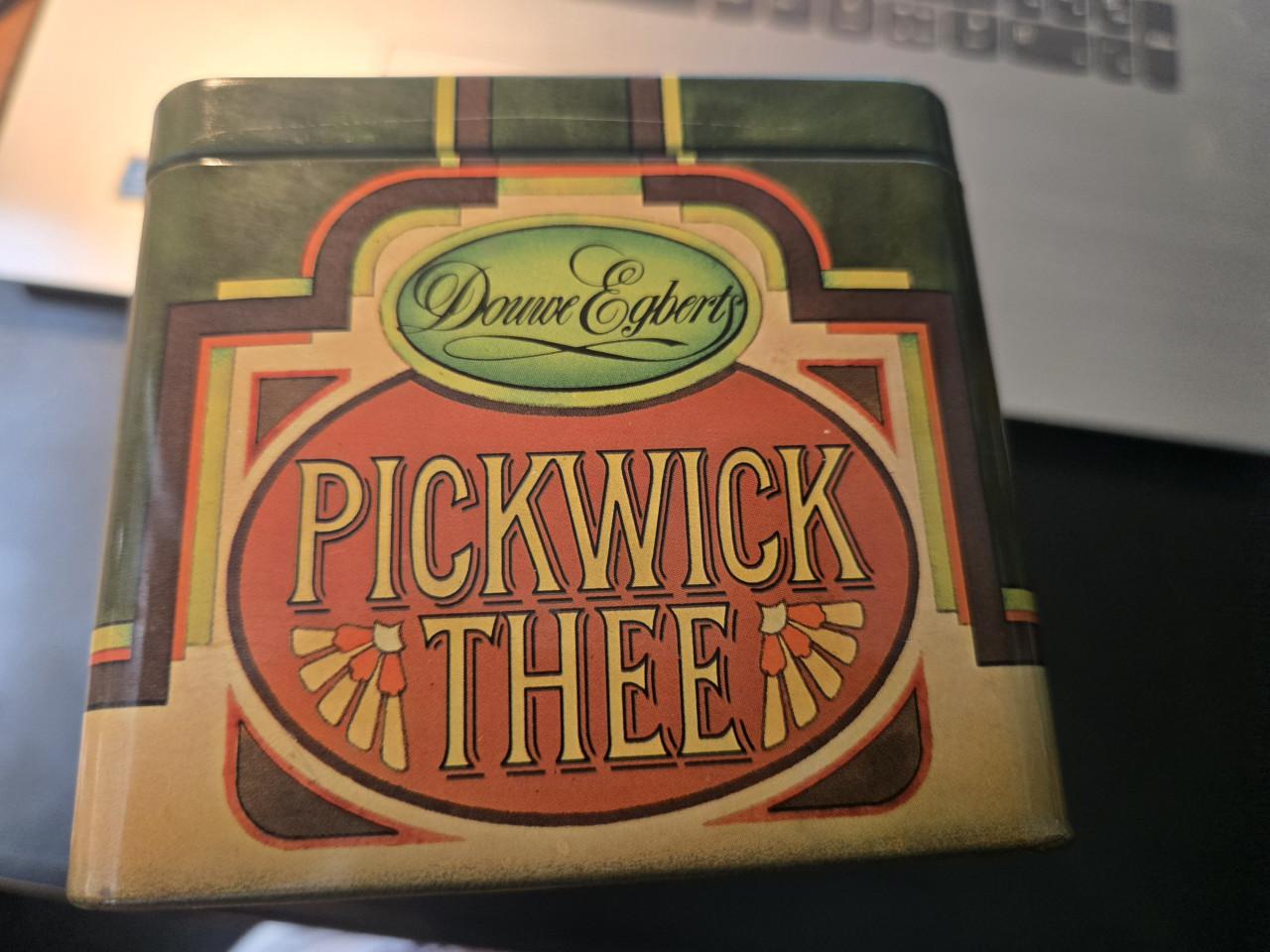 Rechthoekige groene theeblik van Douwe Egberts Pickwick