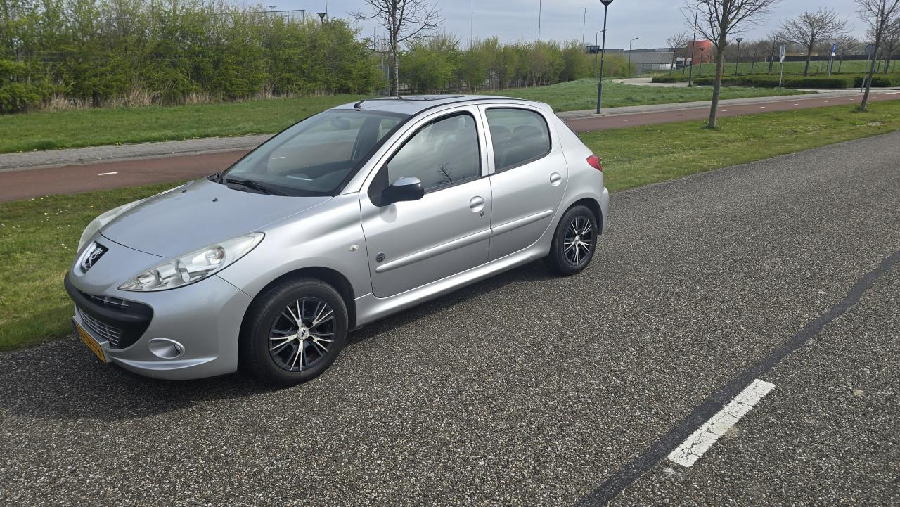 Peugeot 206+ 1.4 urban move 2012