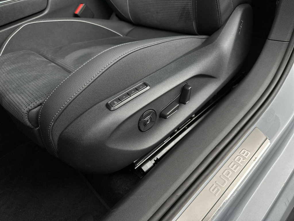 Skoda Superb sportline business 1.5 tsi phev 150 kw / 204 pk co