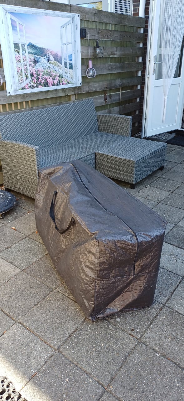 Lounge bank