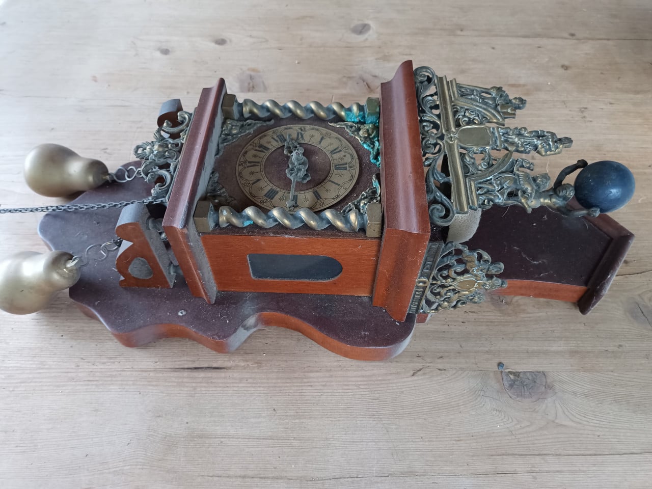 Zaanse vintage wandklok – Hubert Herr, Triberg Germany