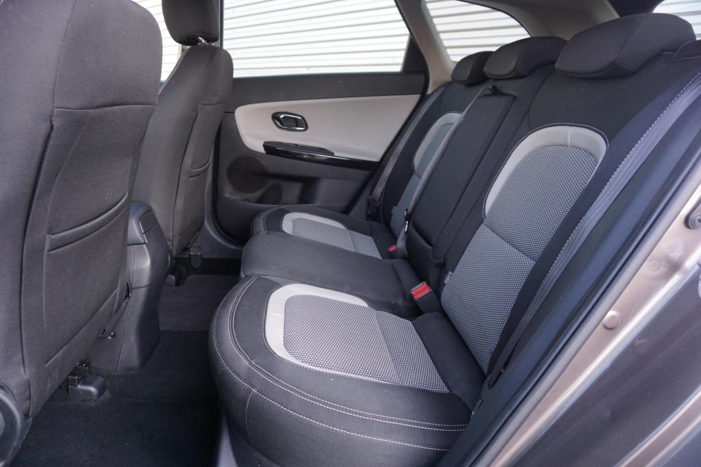 Kia Cee'd sportswagon 1.6 gdi businessline climate / navi / cruise / camera