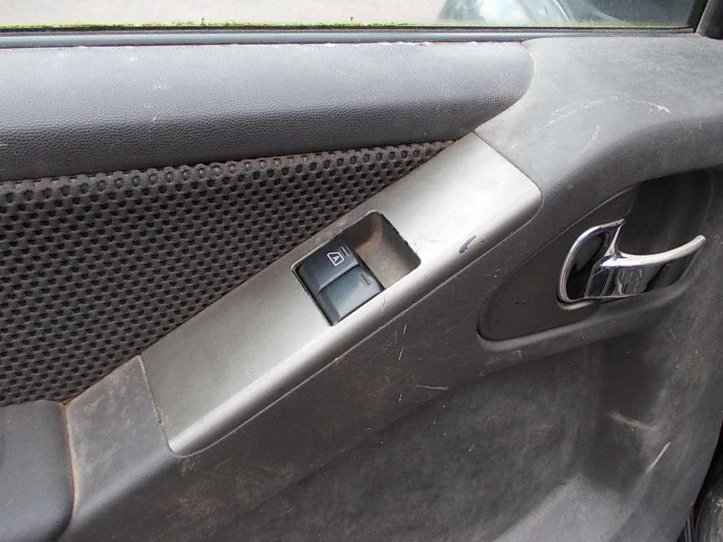 Nissan Navara 2.5 dci 4wd bj. 2010 motor defect!! export