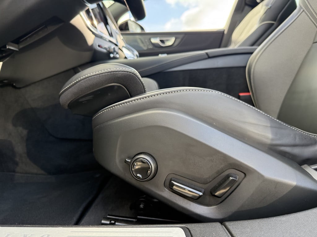 Volvo V60 v60 t6 awd plus dark