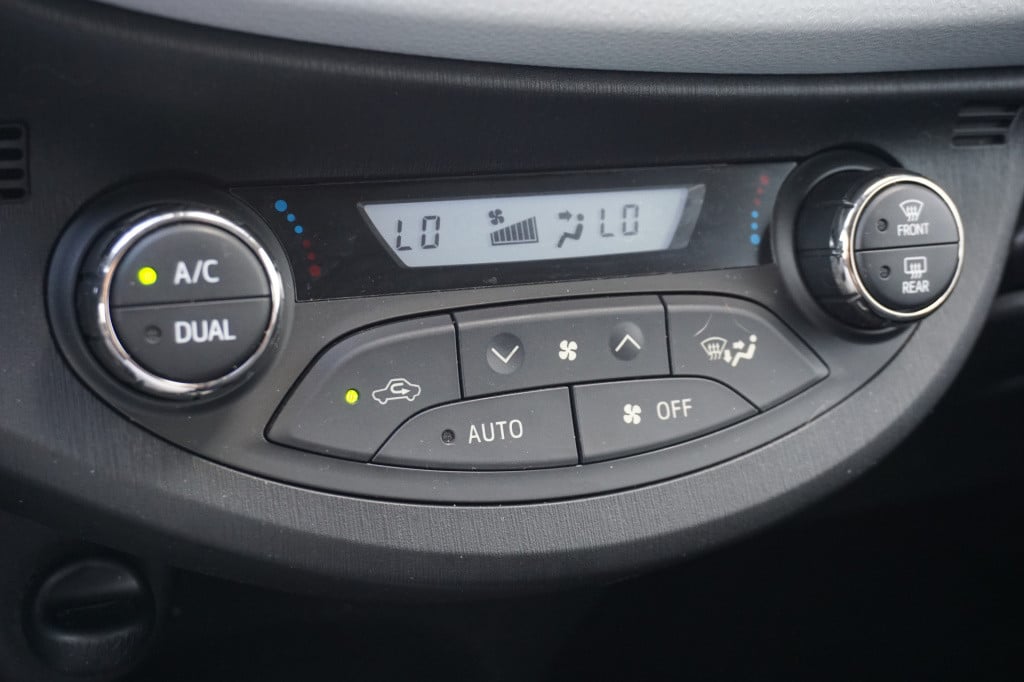 Toyota Yaris 1.5 full hybrid dynamic airco / camera / elektr. ramen / lm ve