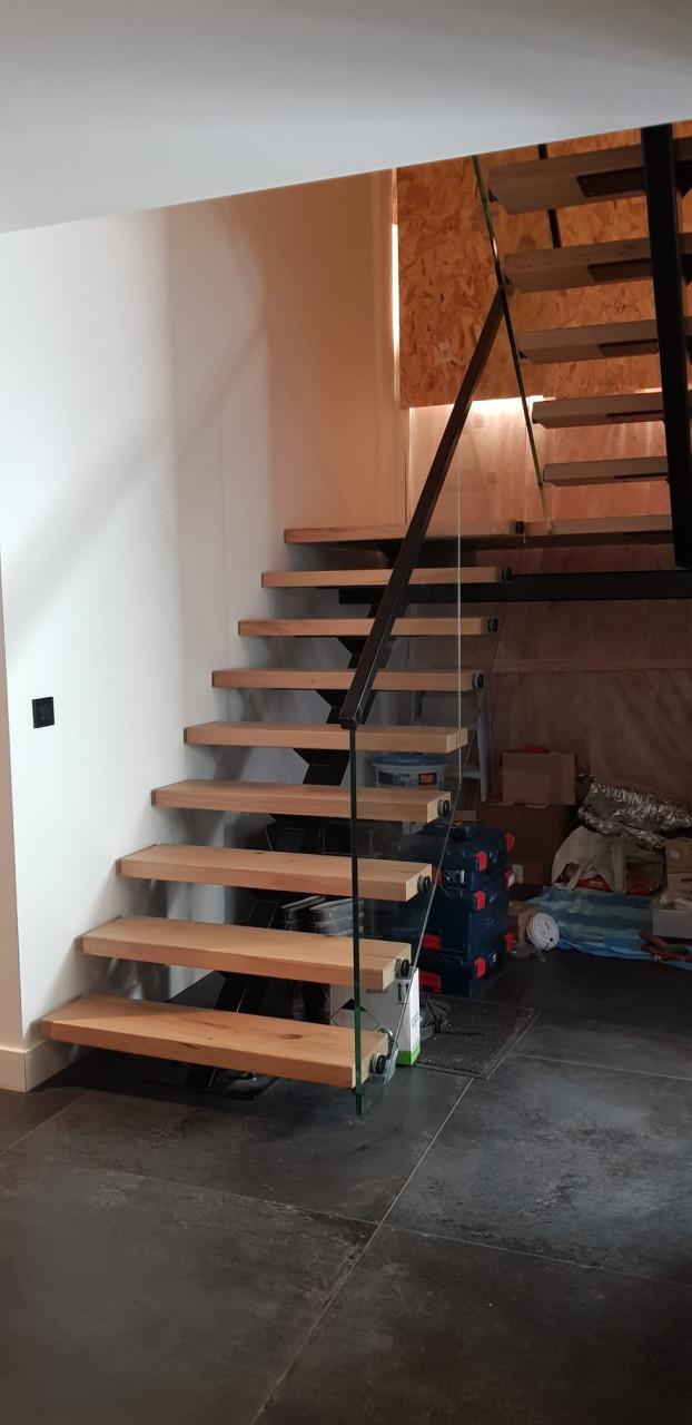 Stalen Rechte Trappen op Maat – Trabo Trappen & Hekwerken