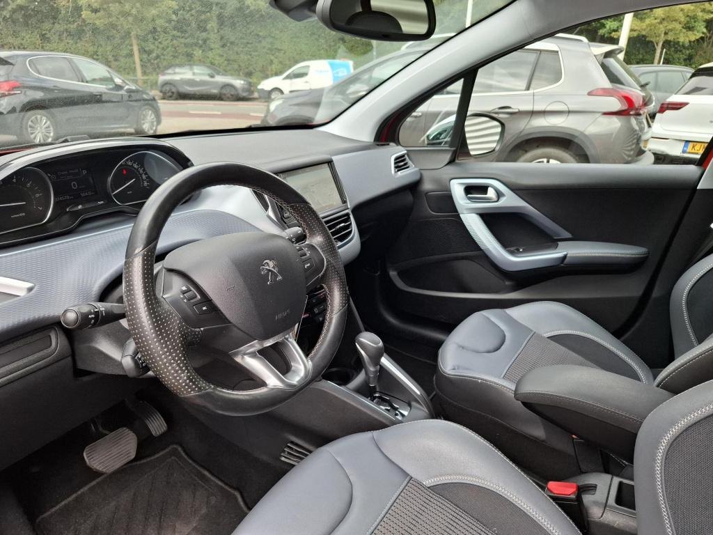 Peugeot 208 110 allure automaat eat6 nav/clima/camv