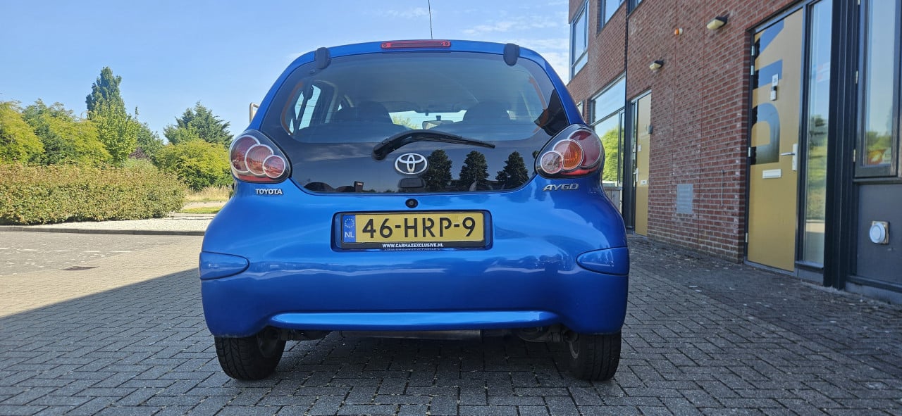 Zuinige TOYOTA AYGO Dynamic Blue