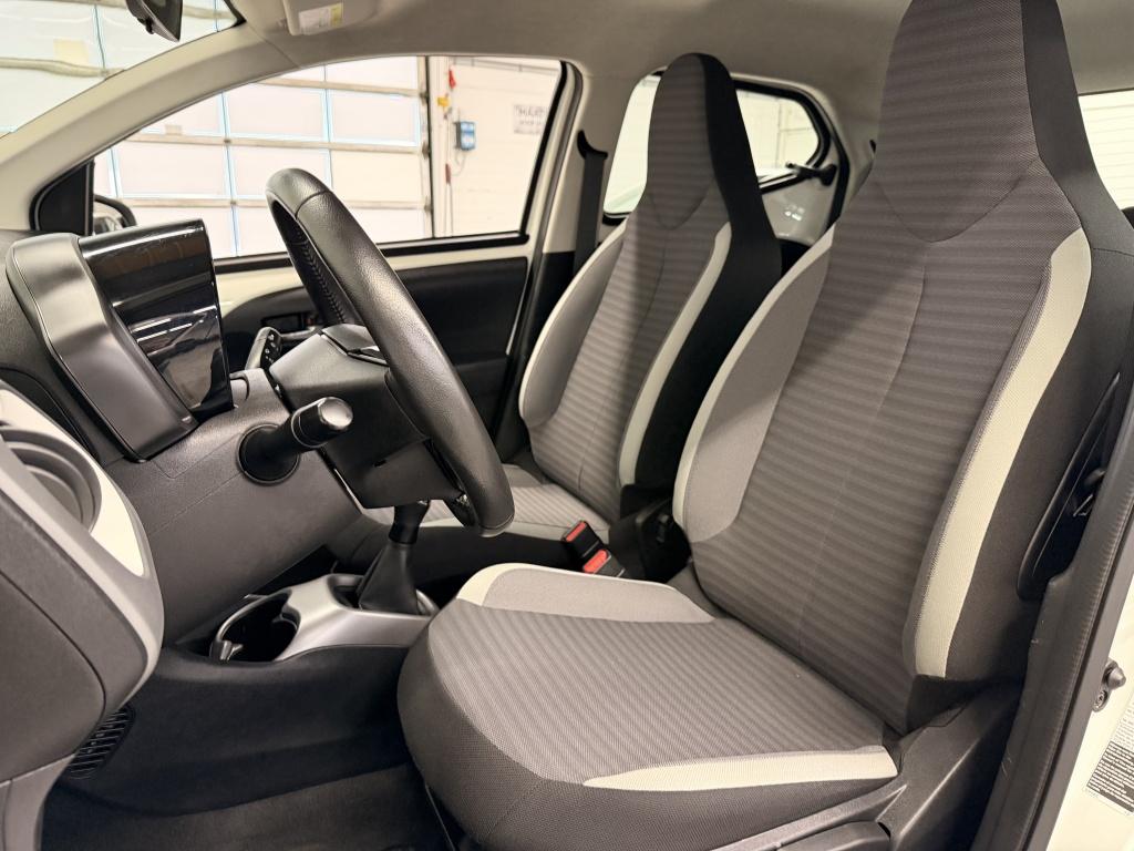 Toyota Aygo 1.0 vvt-i x-play| camera| carplay| cruise| airco