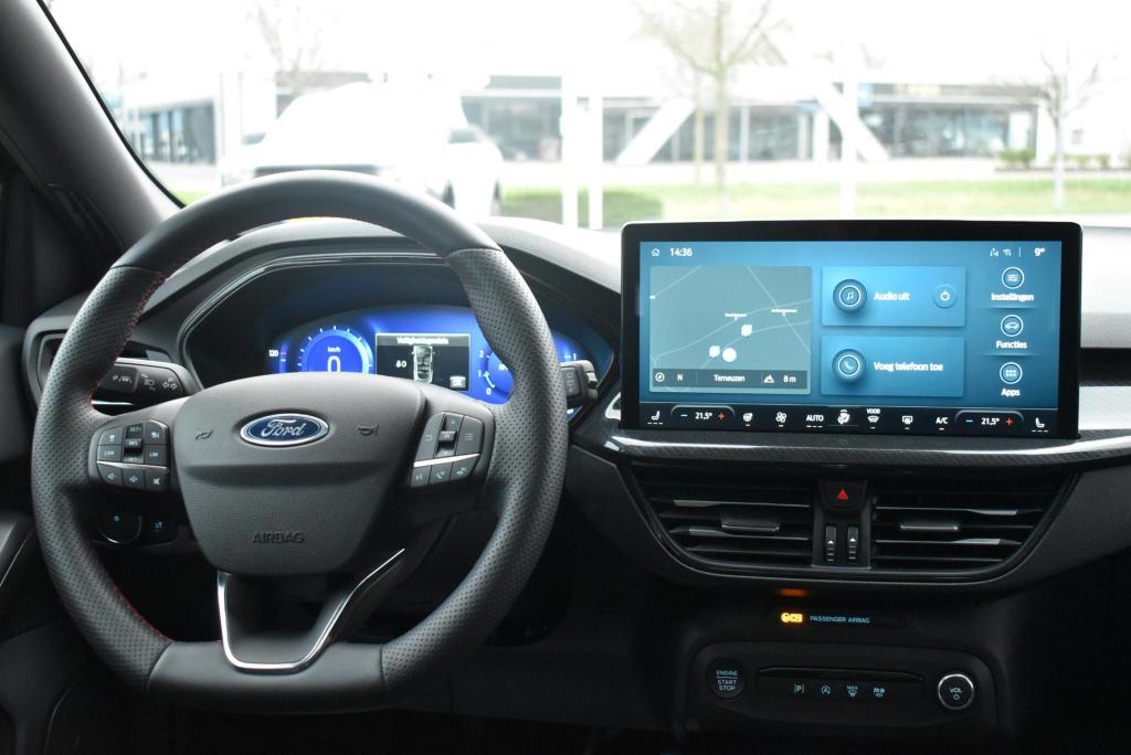 Ford Focus wagon 1.0 ecoboost hybrid st line x | climate control | cruise c