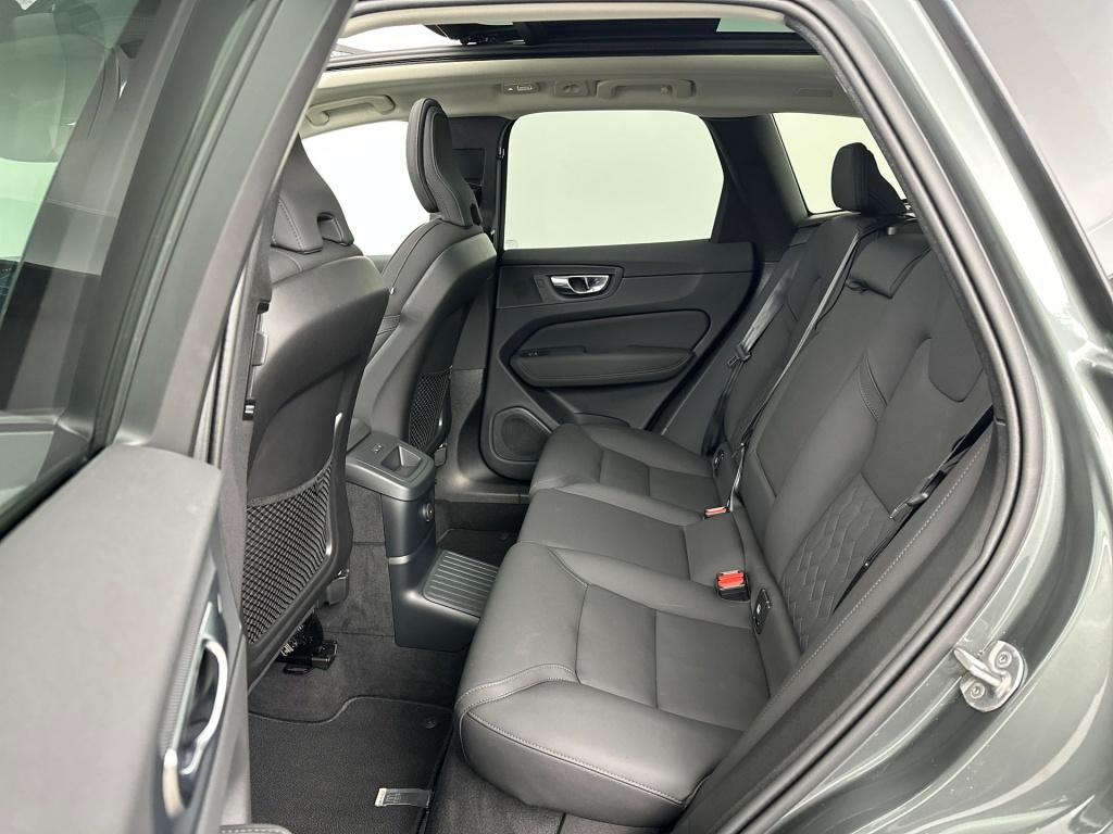 Volvo XC60 t6 398pk recharge ultra dark| luchtvering| 360camera| trekhaak
