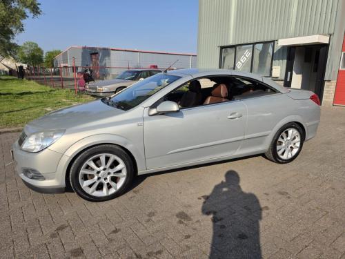 Opel Astra TwinTop 1.8 140PK Cabrio Coupe – 2008 – APK 02-10-2026 – €850,-