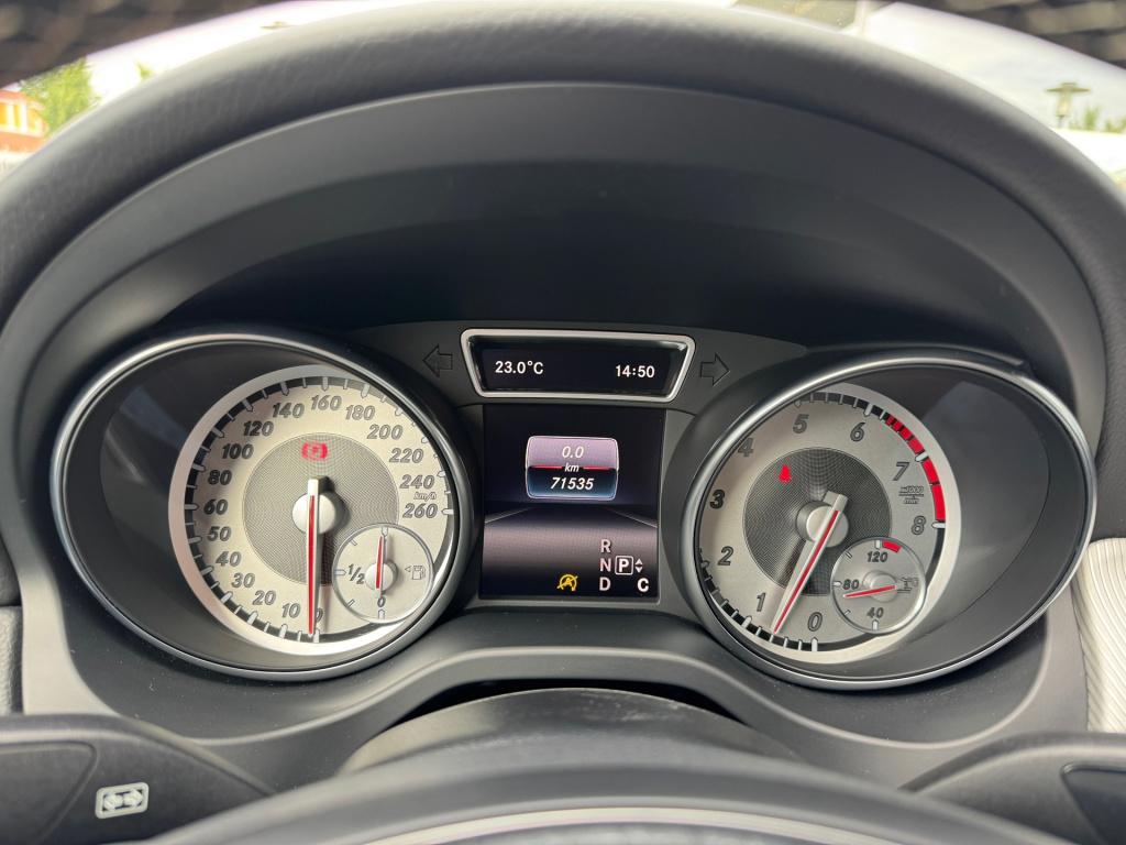 Mercedes-Benz Cla 180 urban automaat , apple-carplay , afneembare trekhaak
