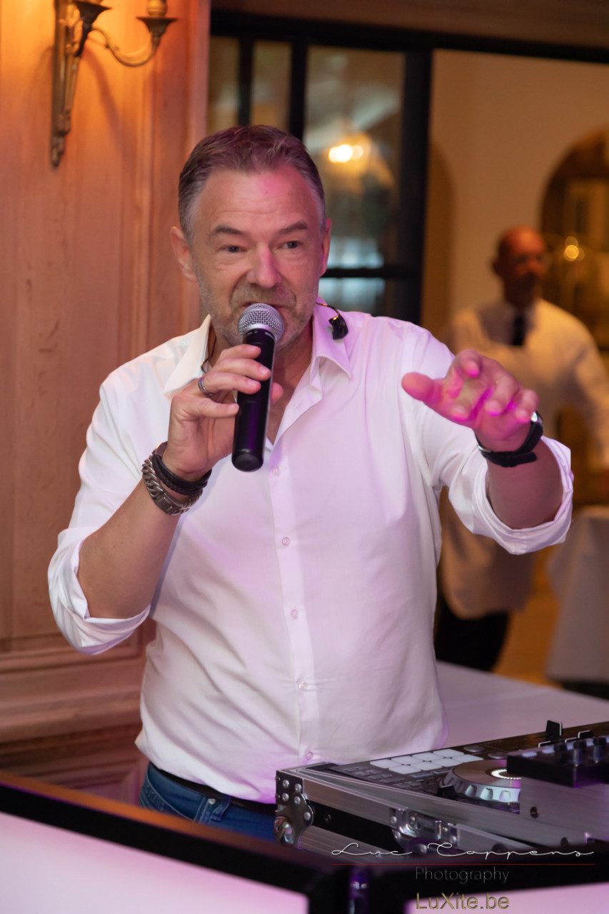 DJ, saxofonist en zanger in 1 persoon? Kan gewoon!!