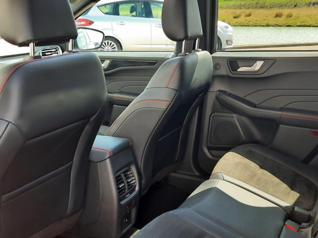 Ford Kuga 2.5 phev st-line x panoramadak - trekhaak - winter pack - adapt. 