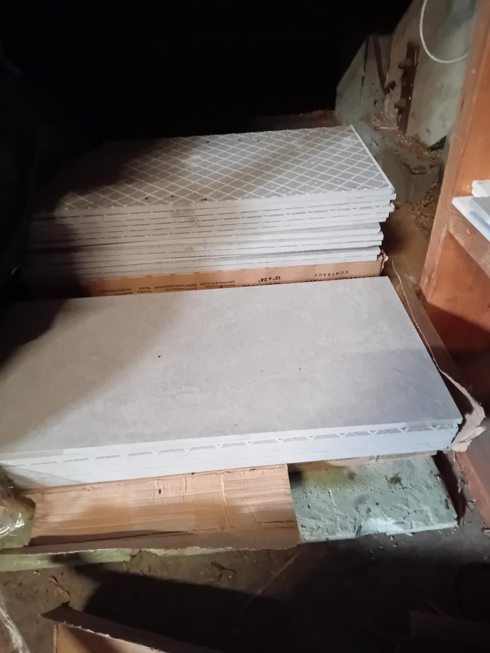 40 matgrijze voertegels 60x30