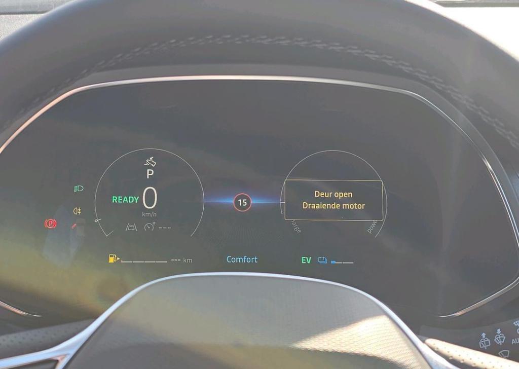 Renault Captur 1.8 e-tech full hybrid 160 techno - two-tone kleurstelling /