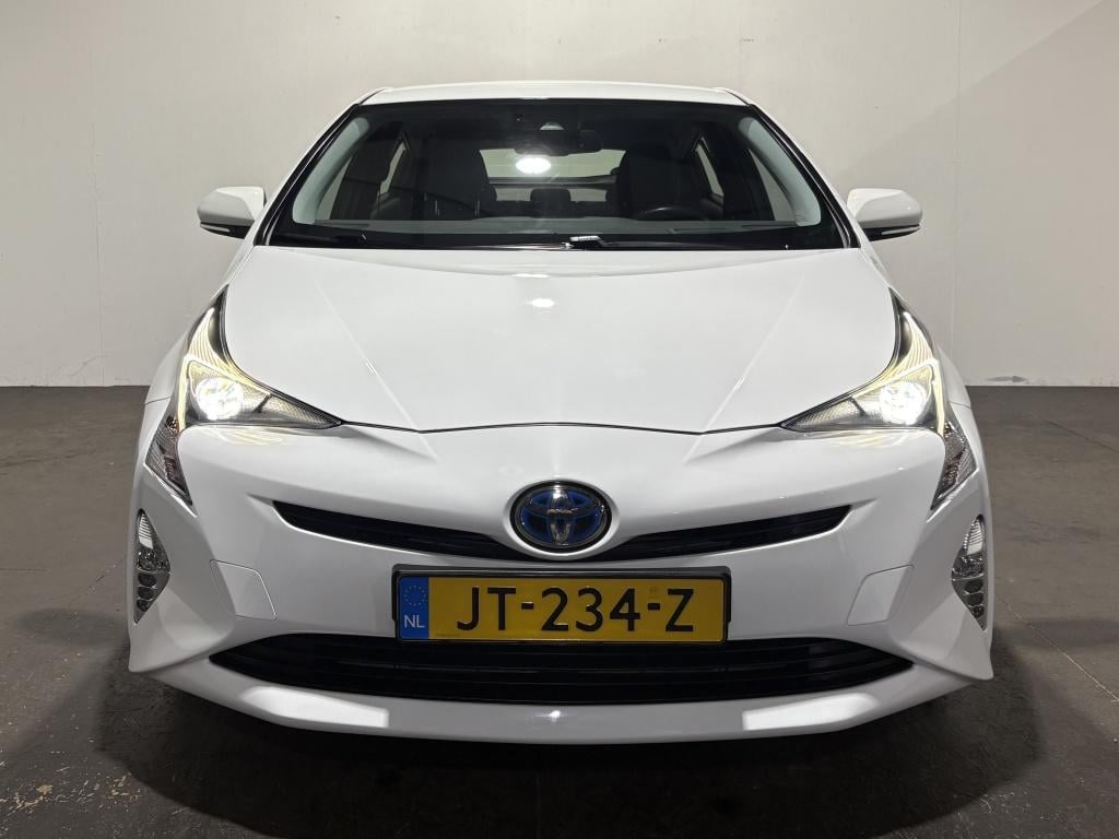 Toyota Prius 1.8 first edition | camera | bsm | pdc |