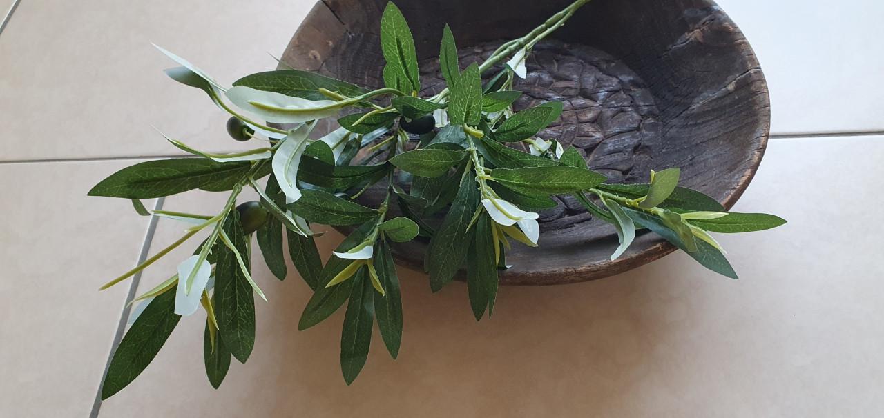 Diverse mooie kunstbloemen/ takken