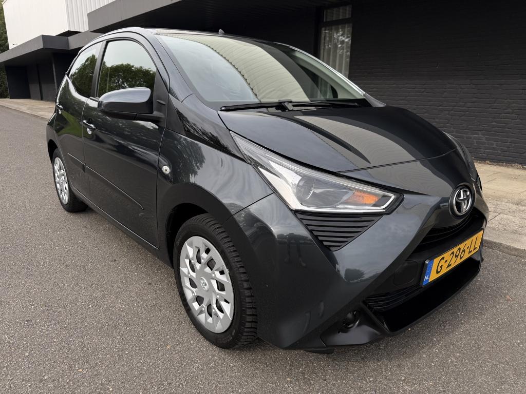 Toyota Aygo 1.0 vvt-i x-play - carplay - android auto -