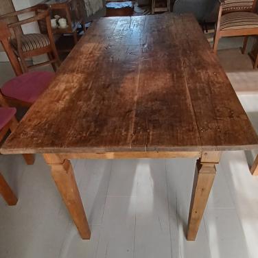 Antieke tafel