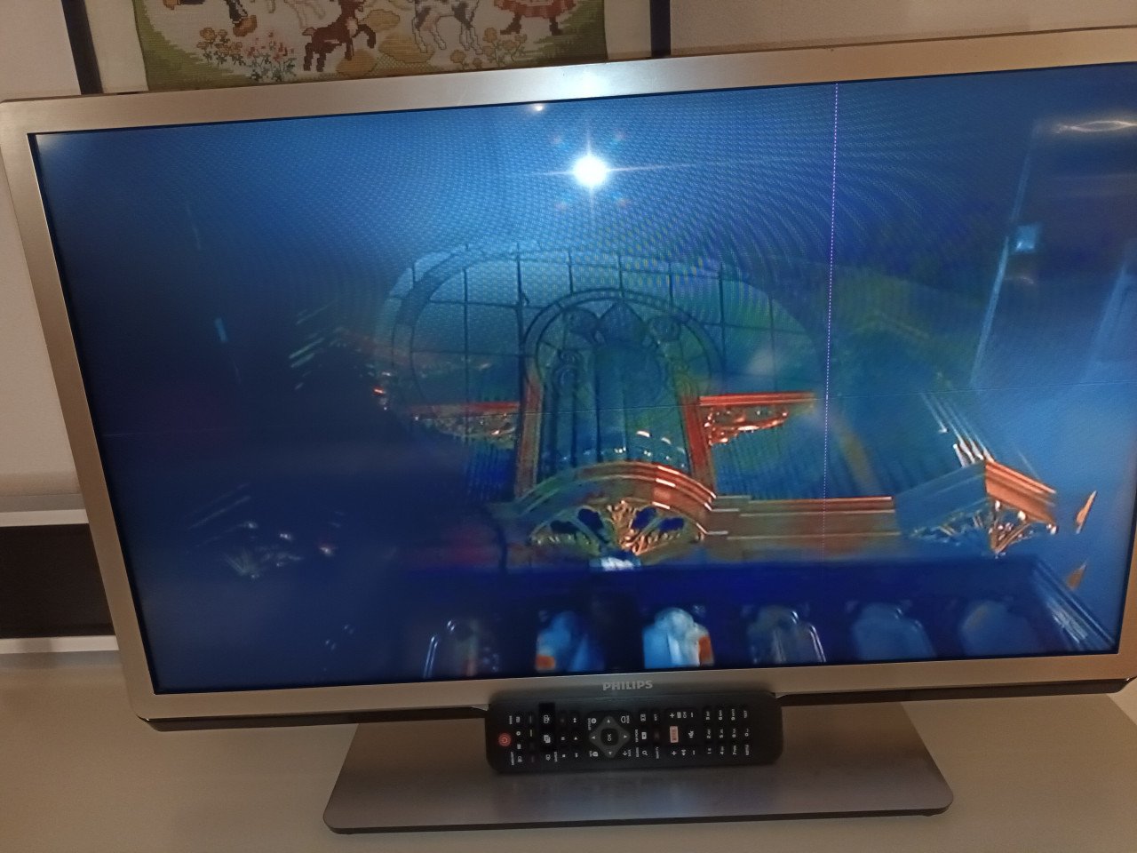 Philips 32 inch ( 82 cm ) Full HD Smart 3 D TV, type 32PFL5507H/12